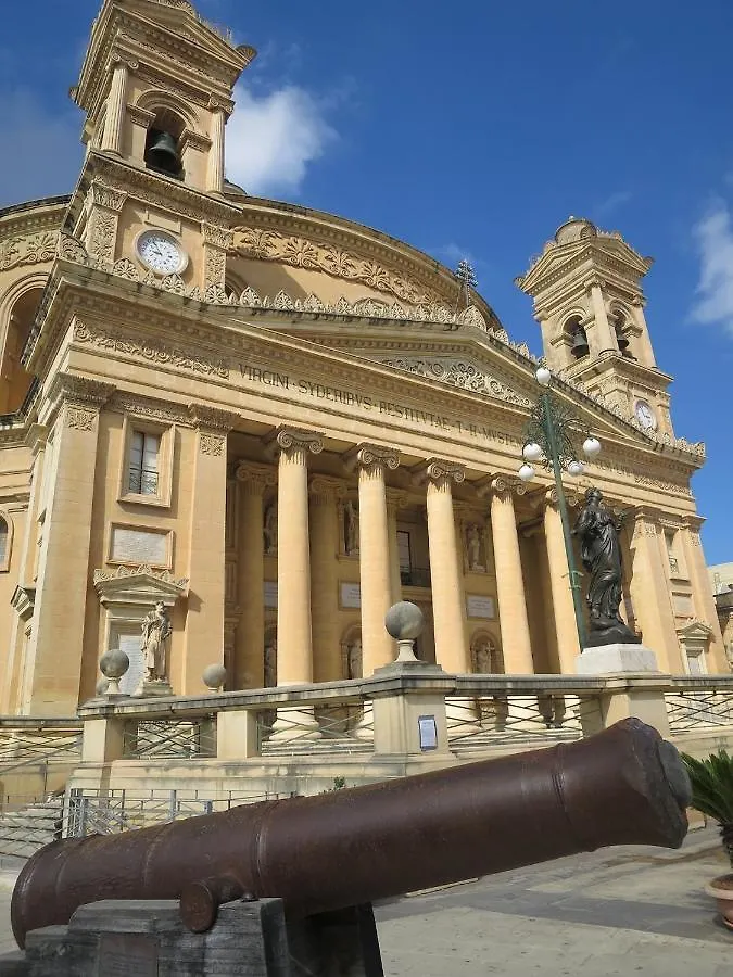 Duplex Penthouse Roof Terrace & City Views 0*, Mosta