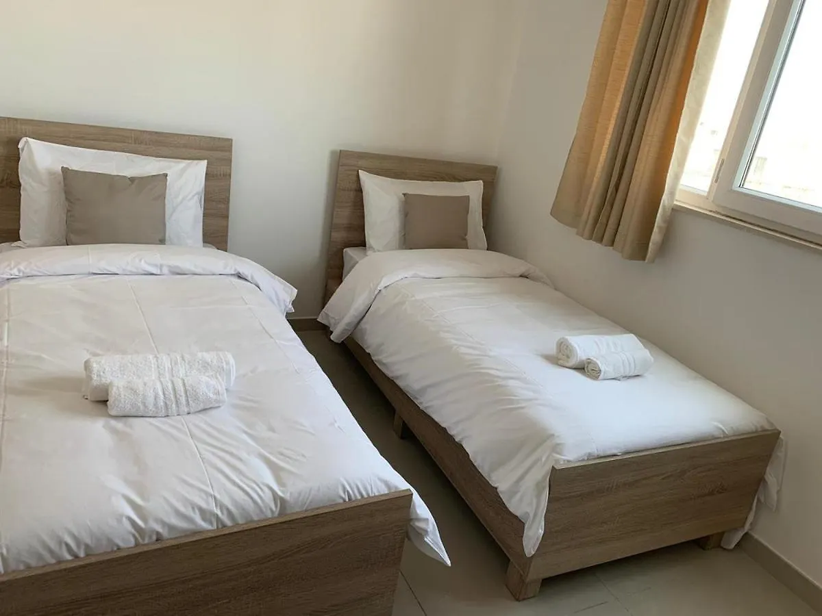 Duplex Penthouse Roof Terrace & City Views Mosta